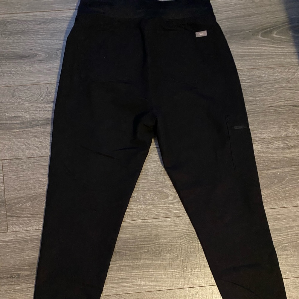Black jogger scrub pants